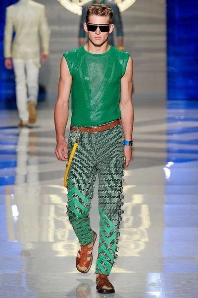 Look 26